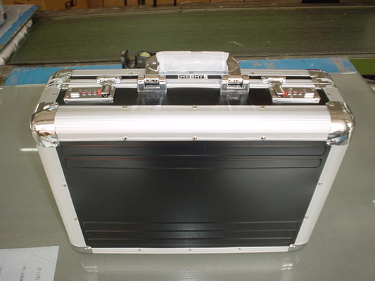 Cartella di alluminio chiudibile a chiave su misura del computer portatile del MDF con gli angoli di metallo del cromo